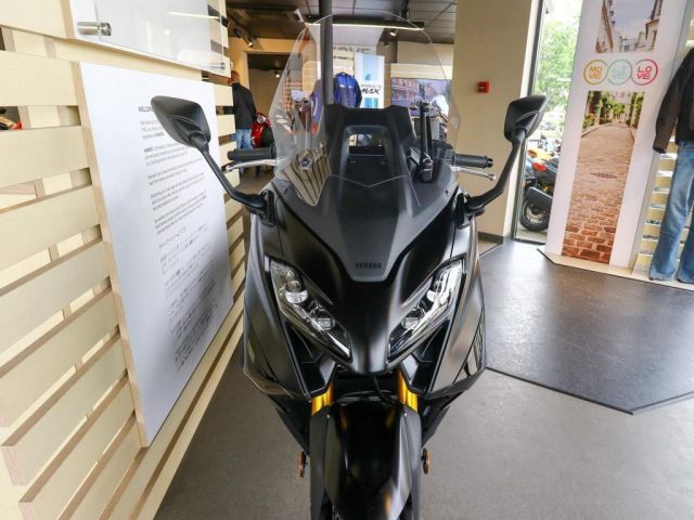 Brand New 2024 Yamaha TMAX 560 5