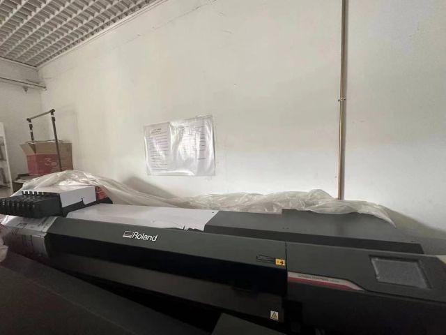 Roland DGXPRESS UG-642 UV Printer/Cutter 2