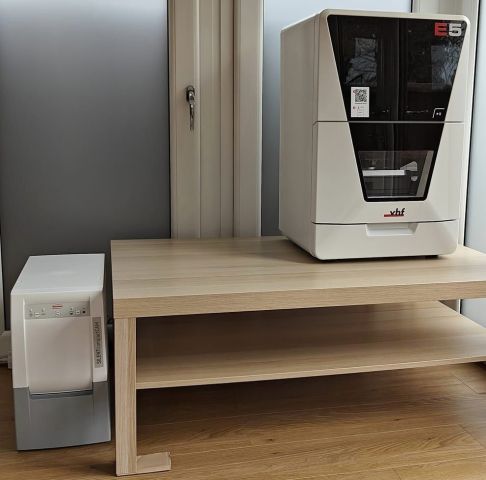 VHF E5 5-Axis Dental Milling Machine