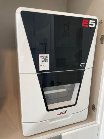 VHF E5 5-Axis Dental Milling Machine 2